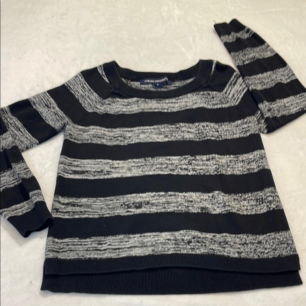 FRENCH CONNECTIONS WOMENS SIZE S Black and Gray Striped Sweater